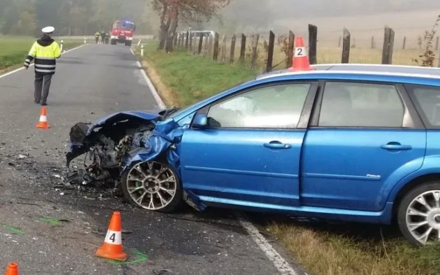 Při tragické nehodě na silnici mezi Litochovicemi a Volyní zemřel sedmdesátiletý řidič osobního auta.