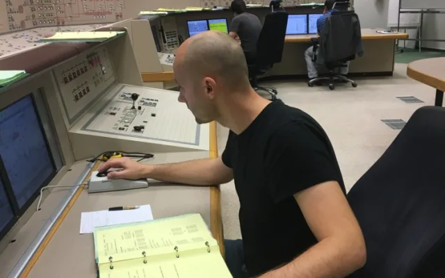 Operátoři řešili situaci na simulátoru