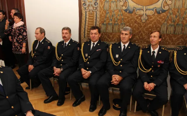Slavnostní předání medailí Hasičského záchranného sboru České republiky a Hasičského záchranného sboru Jihočeského kraje, složení služebního slibu a poděkování reprezentantům v TFA.
