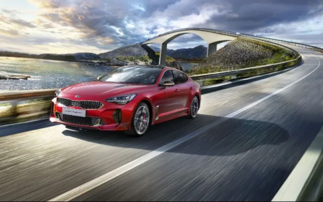 Navštivte nový salon KIA Auto Future, prohlédněte si ikonický model KIA Stinger.