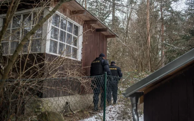 Policisté se svými čtyřnohými parťáky teď mnohem častěji kontrolují chaty a chalupy,