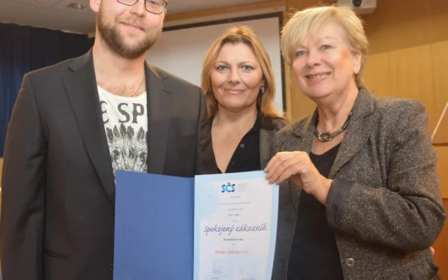 Spokojený zákazník Jihočeského kraje 2017. Ocenění z rukou hejtmanky Ivany Stráské převzal i Pučegl - catering, s.r.o.
