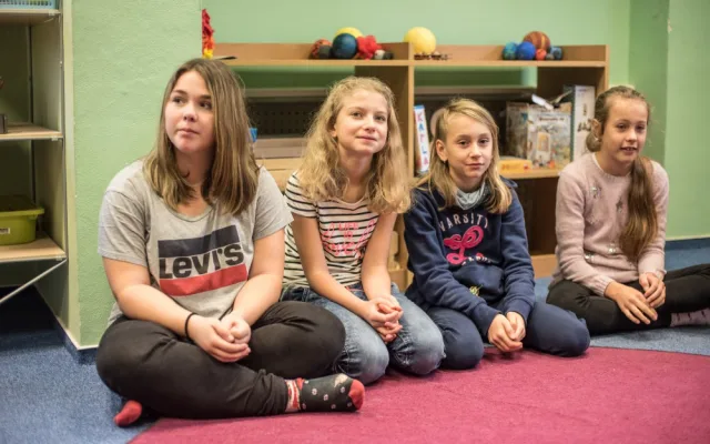 Vratislav Kulhánek v montessori škole Viva Bambini v Českých Budějovicích