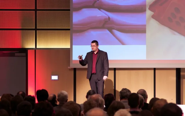 Už po osmé přichází společnosti Wienerberger a Tondach s konferencí pro stavební profesionály. Při odborném semináři Wienerberger fórum 2018 se projektanti, architekti a stavitelé dozví praktické informací a novinky z oblasti stavebnictví.