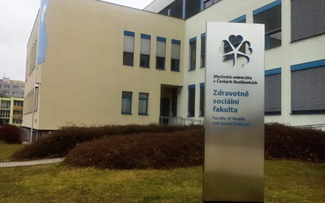 Zdravotně sociální fakulta Jihočeské univerzity.