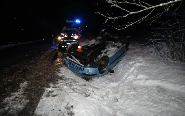 I jihočeské řidiče trápí počasí. Policisté řešili hned několik dopravních nehod