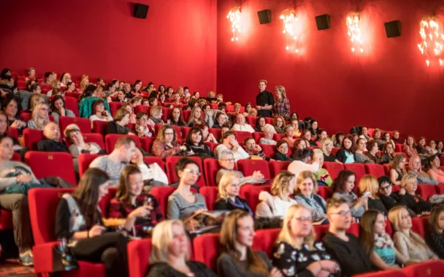 Skvělá nálada panovala v sále číslo jedna budějckého multikina CineStar ve Čtyřech Dvorech, kde se odehrávala jedna z dalších Dámských jízd.