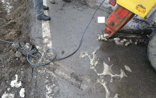 Dopravní nehodu, která se stala v sobotu 17. února po osmnácté hodině na silnici II číslo 122, v katastru obce Malovice, ve směru jízdy Podeřiště – Netolice, zavinil řidič nákladní soupravy Scanica s připojeným návěsem.