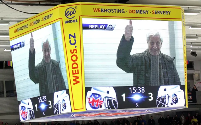 Jarda Jágr nechyběl! Videotrenér Motoru je přítomen v Budvar aréně na každém zápase