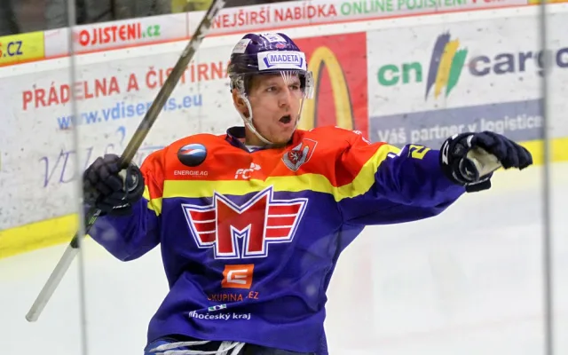 Skóre zápasu otevřel ve 22. minutě přesnou trefou Vít Jonák
