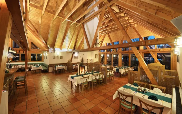 LH Parkhotel **** Hluboká  - Lovecká chata.