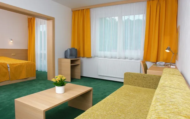 LH Parkhotel **** Hluboká.