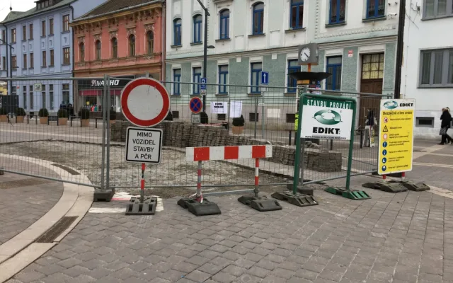 Lannova třída v Českých Budějovicích je od pondělí 19. března částečně uzavřena pro automobily.