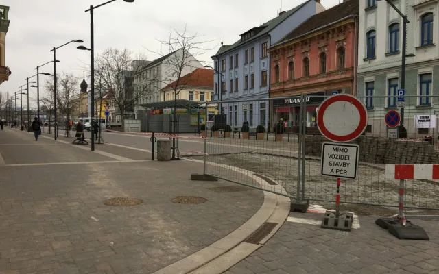 Lannova třída v Českých Budějovicích je od pondělí 19. března částečně uzavřena pro automobily.
