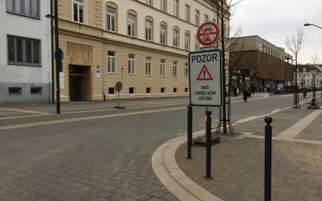 Lannova třída v Českých Budějovicích je od pondělí 19. března částečně uzavřena pro automobily.