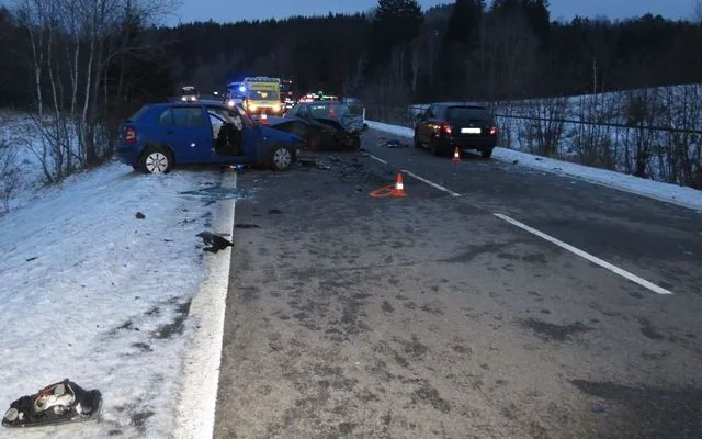 K dopravní nehodě u obce Hořice na Šumavě letěl vrtulník.