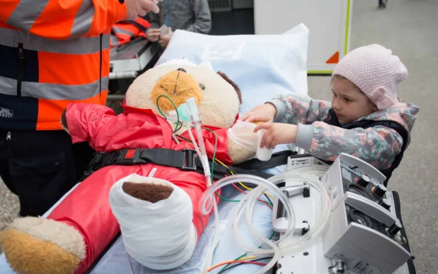 Spoustu zábavy hlavně pro rodiny s dětmi chystají na sobotu 31. března v Hluboké nad Vltavou. Velikonoční akce začne v areálu zoologické zahrady a na nádvoří Loveckého zámku Ohrada ve 13 hodin a potrvá až do 17 hodin.