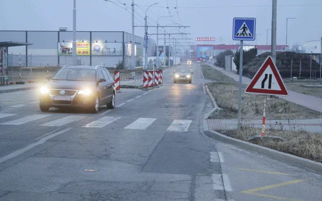 Od 31. března do 15. dubna se budou opravovat ulice u Géčka a za Globusem v Českých Budějovicích.