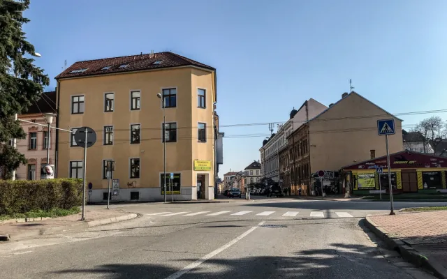 Velmi frekventovanou křižovatku Jírovcovi a Pekárenské ulice čeká rekonstrukce.