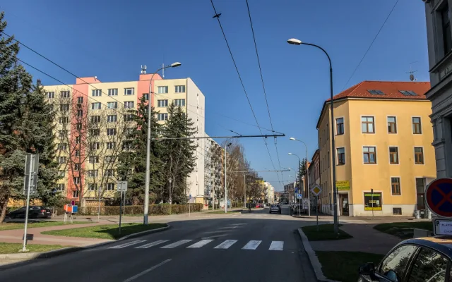 Velmi frekventovanou křižovatku Jírovcovi a Pekárenské ulice čeká rekonstrukce.