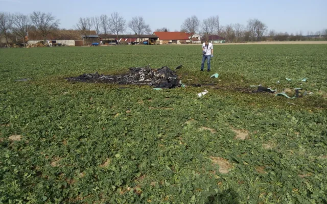 Dva lidé zahynuli při pádu malého letadla u Veselí nad Lužnicí.