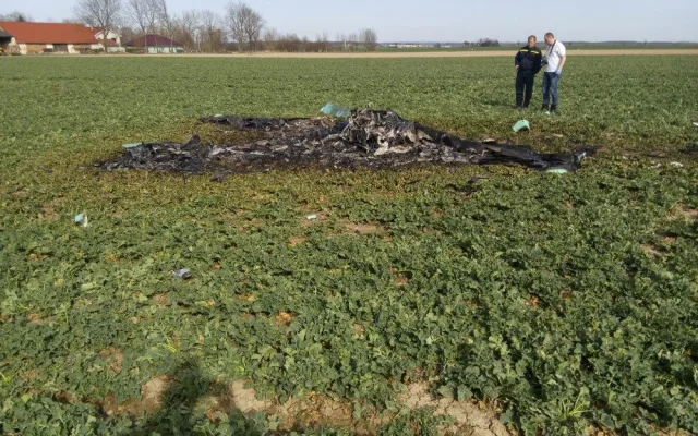 Dva lidé zahynuli při pádu malého letadla u Veselí nad Lužnicí.