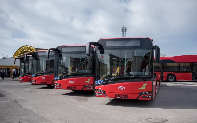 Nové autobusy, které dopravní podnik pořídil i díky dotacím z Evropské unie.
