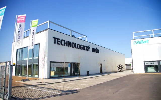 Technologický dvůr je specialista na sanitu, topení a izolaci.