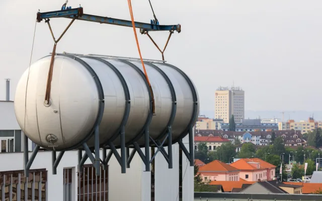 Budvar tank nad městem