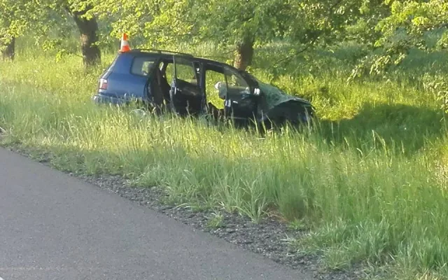 U Selibova na Písecku se srazilo osobní a nákladní auto. Jeden z řidičů je těžce zraněn