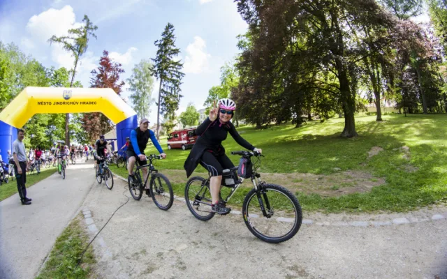 Turistickou sezonu na Hradecku zahájí tradiční výšlap Přes kopec.
