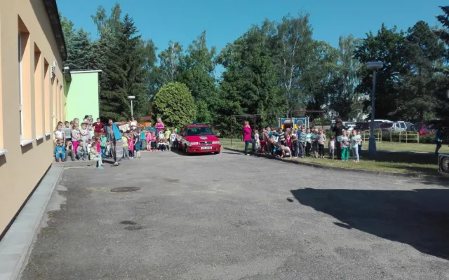 Děti z mateřské školky v Jindřichově Hradci si nacvičili evakuaci