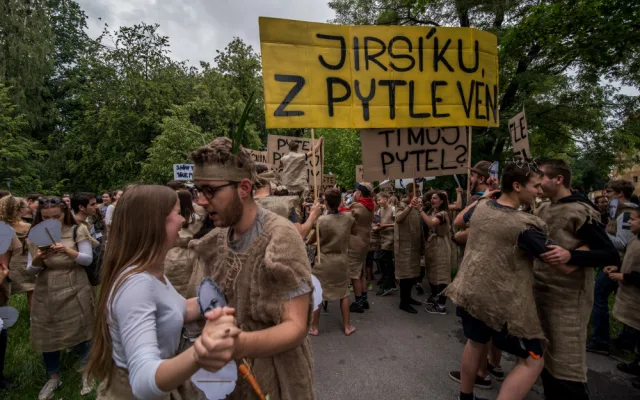 Pětidenní studentský festival Budějovický Majáles je u konce. Pomyslnou třešničkou za nabitým programem byla volba krále. Tím se nakonec stal zástupce Gymnázia J. V. Jirsíka Martin Picek.