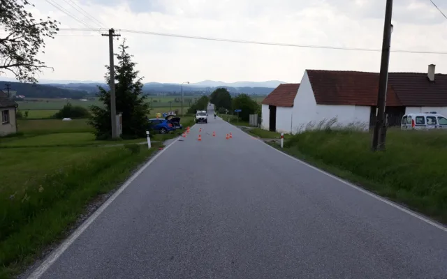 U Trhových Svinů v úterý 29. května zemřela při střetu dvou  osobních aut jedenaosmdesátiletá spolujezdkyně.