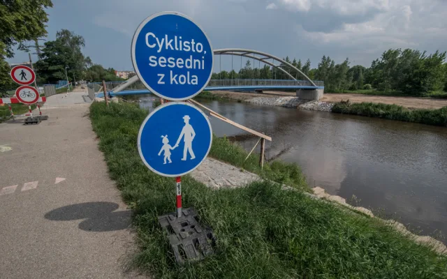 Nová lávka v Rožnově u TJ Meteor.