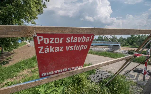 Nová lávka v Rožnově u TJ Meteor.
