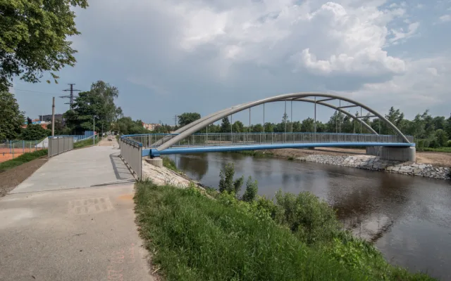 Nová lávka v Rožnově u TJ Meteor.