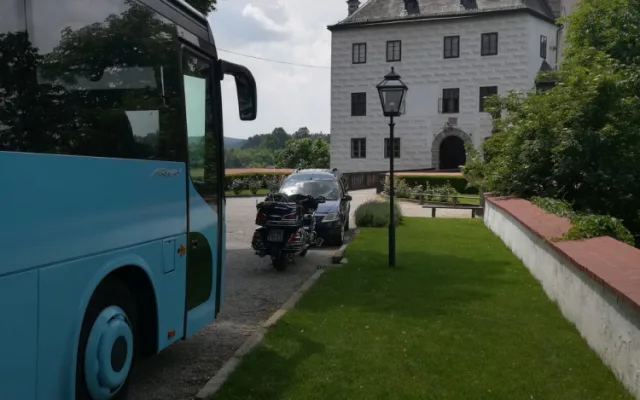 Vodácký autobus.