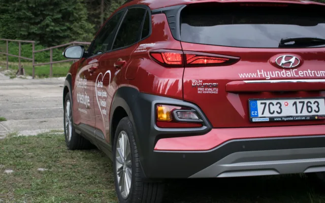 Malé SUV od Hyundaie přesvědčilo po všech stránkách. Kona se o nedostatek zájemců bát nemusí.