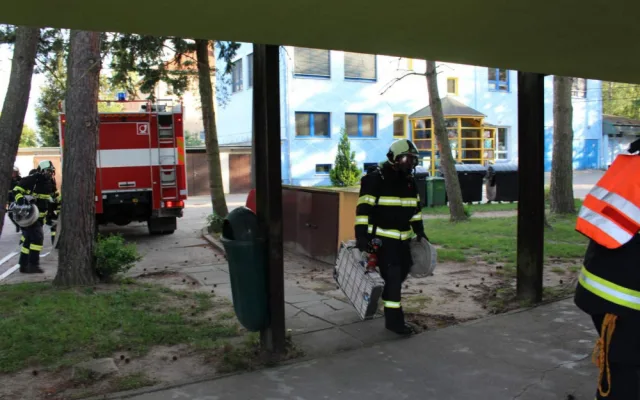 Hasiči absolvovali prověřovací i taktická cvičení na zámku i ve škole.