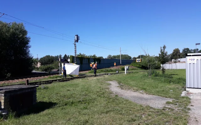Na železničním přejezdu v budějcké Křižíkově ulici srazil vlak muže