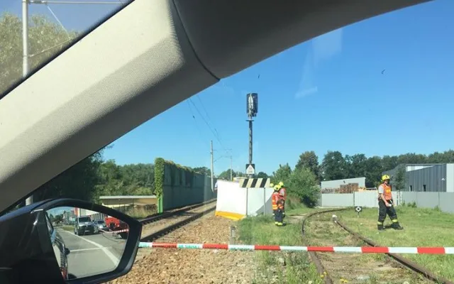 Na železničním přejezdu v budějcké Křižíkově ulici srazil vlak muže