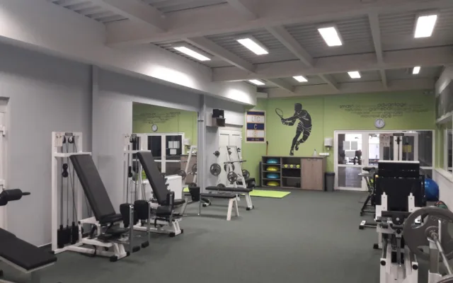 Ideální prostředí pro závodní tenisty, ale i pro sportovce z řad široké veřejnosti nabízí jeden z největších jihočeských tenisových klubů LTC Tonstav-Service České Budějovice.
