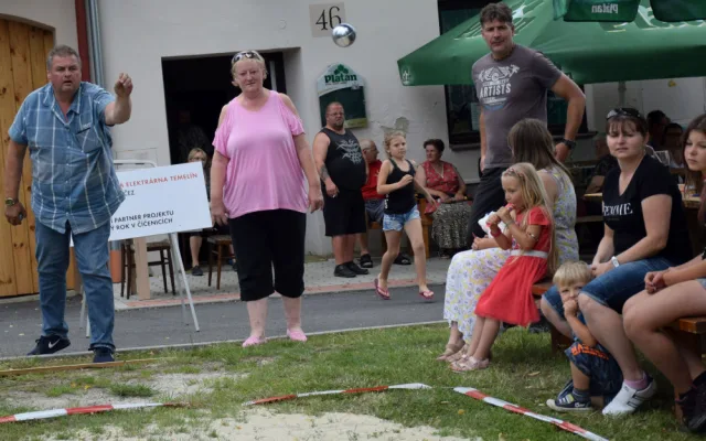 V Číčenicích se hrál pétanque.