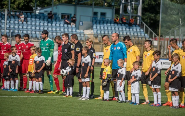 Paráda na úvod, Dynamo porazilo Třinec.