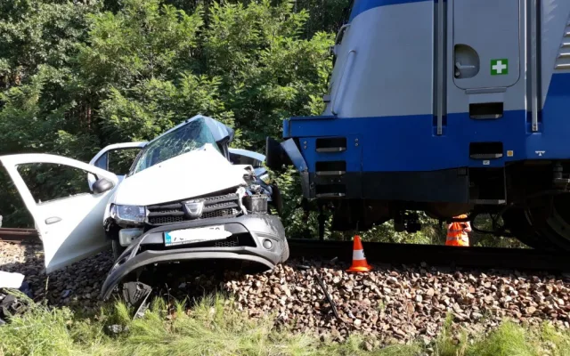 Při nehodě u kamenného Újezdu zemřel člověk.
