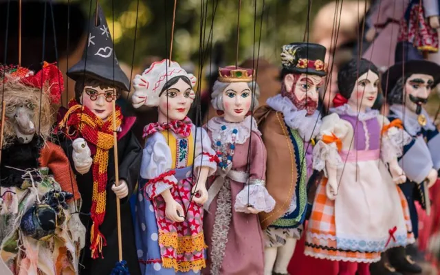 Festival bude slavnostně zahájen v pátek 10. srpna od 13 hodin a potěší všechny milovníky loutek, divadla, hudby, baletu, nového cirkusu, výtvarného i jiného umění a hlavně kvalitní zábavy.