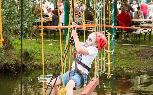 Festival bude slavnostně zahájen v pátek 10. srpna od 13 hodin a potěší všechny milovníky loutek, divadla, hudby, baletu, nového cirkusu, výtvarného i jiného umění a hlavně kvalitní zábavy.