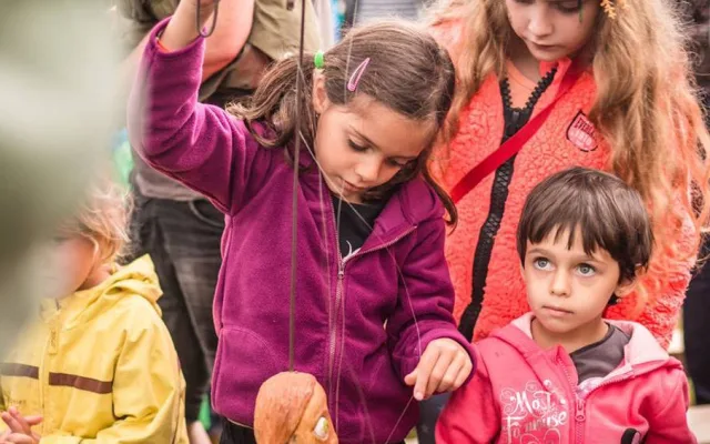Festival bude slavnostně zahájen v pátek 10. srpna od 13 hodin a potěší všechny milovníky loutek, divadla, hudby, baletu, nového cirkusu, výtvarného i jiného umění a hlavně kvalitní zábavy.