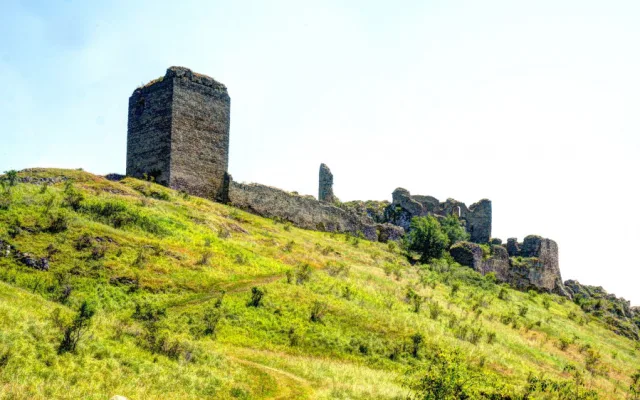 Hrad.